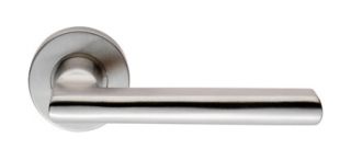 CSL1134SSS - Carlisle Brass Eurospec 'Carlton' Designer Lever on Round Rose &lpar;G304&rpar; Satin Stainless Steel