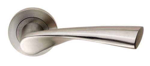Click Here To Enlarge This Photo Of SWL1121SSS - Carlisle Brass Eurospec 'Breeze' Designer Lever on Round Rose &lpar;G304&rpar; Satin Stainless Steel