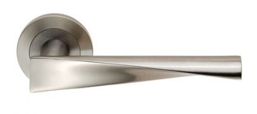 Click Here To Enlarge This Photo Of SWL1122SSS - Carlisle Brass Eurospec 'Brema' Designer Lever on Round Rose &lpar;G304&rpar; Satin Stainless Steel