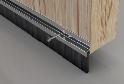 Stormguard Heavy Duty Brush Door Seal 914mm Aluminium &lpar;02SR0190914A&rpar;