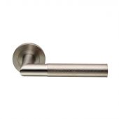 SWL1169SSS - Carlisle Brass Eurospec 'Crown' Knurled Designer Lever on Round Rose &lpar;G304&rpar; Satin Stainless Steel