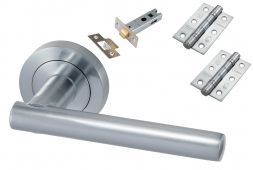 Eclipse 24624 'Corvette' Satin Chrome Round Rose Lever Pack c&sol;w Grade 7 Ball Bearing Hinges & Tubular Mortice Latch