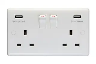 PL4620 - Eurolite Enhance White Plastic 13Amp 2 Gang Switched Socket with Dual USB Charger &lpar;5V DC 3&period;1A shared&rpar;