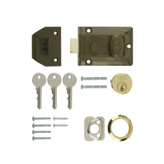 133-81 ERA 60mm Traditional Nightlatch Door Lock - Green Body &sol; Brass Cylinder