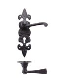 FF611 - Zoo Hardware Foxcote Foundries Lever on Fleur de Lys Lock Backplate &lpar;200 x 50mm&rpar; Black Antique