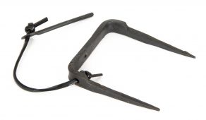 33244 From The Anvil Beeswax Locking Staple Pin